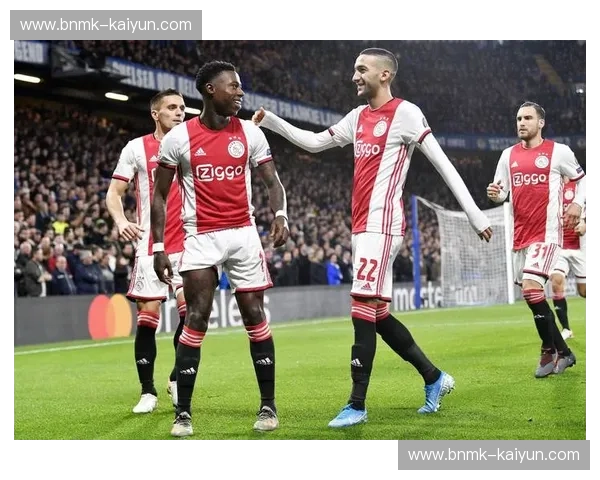 伤病阿贾克斯：从危机到重生的足坛启示